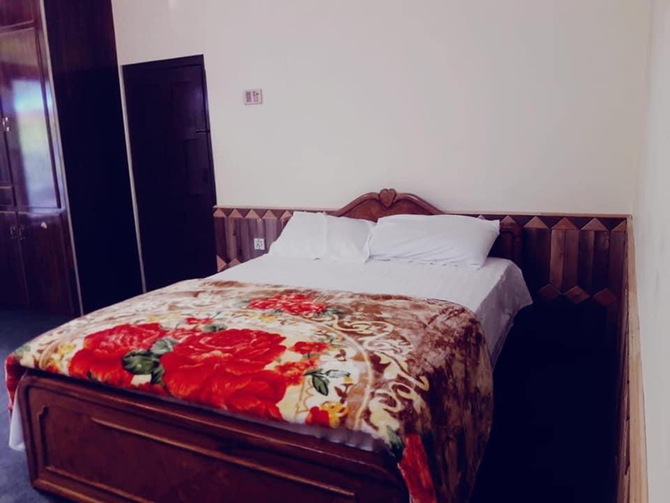 Green Leaf Guest House Hini Extérieur photo